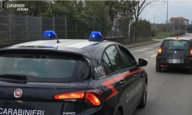 Pjesë e rrjetit të trafikut të drogës, shqiptari dhe italiani kapen me 2 kg kokainë në makinë dhe 37 mijë euro cash