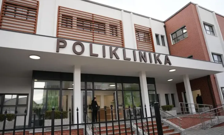 Plagosja me thikë në Shkodër, arrestohen 18-vjeçari dhe babai i tij! Sulmi ndodhi brenda Poliklinikës