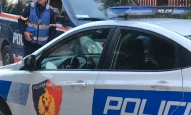 Plagosje me thikë në mes të lokalit, arrestohet 43-vjeçari në Elbasan