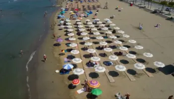 Plazhi dhe sëmundjet reumatizmale, kush përfiton dhe kush duhet të bëjë kujdes