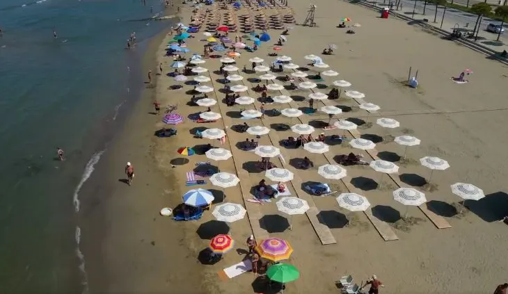 Plazhi dhe sëmundjet reumatizmale, kush përfiton dhe kush duhet të bëjë kujdes