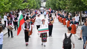 Podujeva shndërrohet në skenë të kulturave botërore përmes Festivalit “Newborn Kosova”