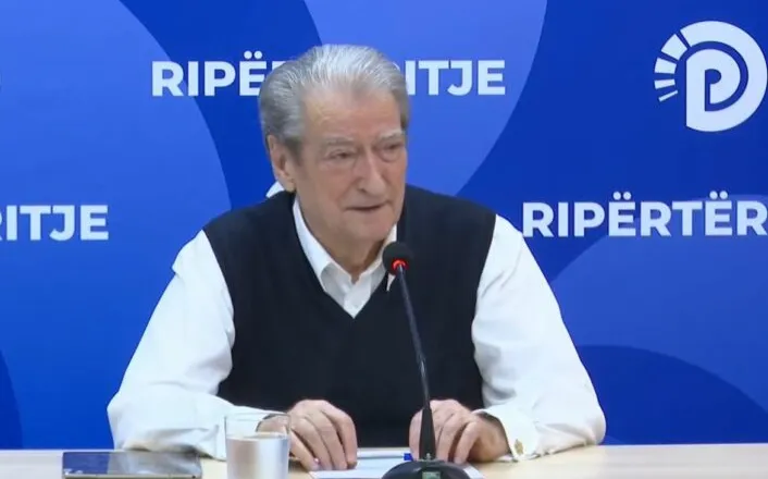 “Policia dhunoi dje nëna me fëmijë dhe…”/ Berisha: Rama i plagosur politikisht, t’i japim shtyrjen e fundit
