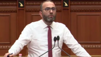‘Policia të ndalë dhunën ndaj protestuesve’, Bardhi: Nëse keni frikë, mos hajdeni në Kuvend! Taulant, ke hall se…