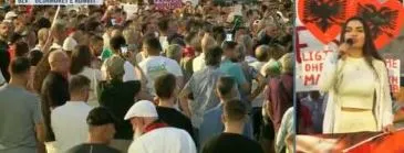 “Poshtë diktatura”/ E reja kundër Kuvendit qytetar në Tiranë: Secili prej nesh përfaqëson veten