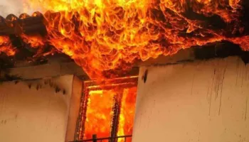 Postribë/ Zjarr në një shtëpi, humbin jetën nëna me dy fëmijët e mitur