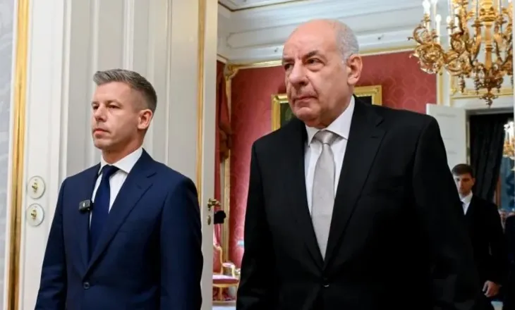 Presidenti i Hungarisë firmos amendamentin, i jep fund mandatit të tij