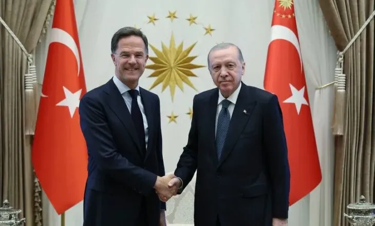 Presidenti turk pret shefin e NATO-s, në pritje të samitit në Ankara