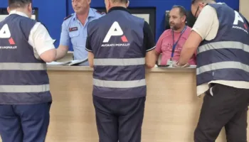 Pretendimet për dhunë ndaj protestuesit të arrestuar, dy ekipe të Avokatit të Popullit në terren