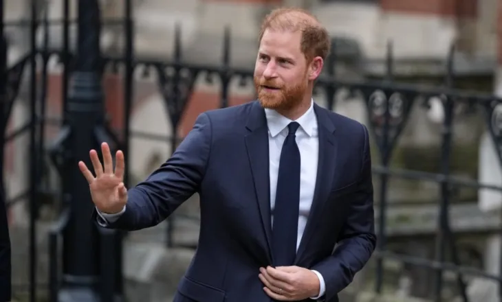 Princi Harry pëson goditje ligjore, botuesi i “Daily Mail” kërkon 34.5 milionë paund pas humbjes së gjyqit nga personazhet e famshëm