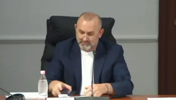 Projektligji për tokat bujqësore/ Debat brenda PS, Gjiknuri voton kundër, Manja: E gjete lepurin në ferrë…mund të ikësh