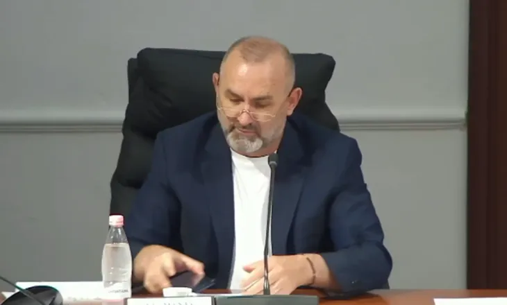 Projektligji për tokat bujqësore/ Debat brenda PS, Gjiknuri voton kundër, Manja: E gjete lepurin në ferrë…mund të ikësh