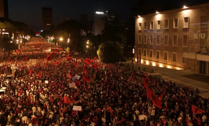 Protesta e 43-të kundër Ramës, qytetarët “zbresin” sërish sot në shesh! Të vendosur deri në largimin e kryeministrit