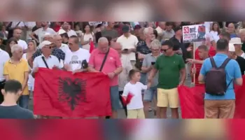 Protesta e 53-të/ Nis marshimi i qytetarëve nga Sheshi Skënderbej drejt Kryeministrisë