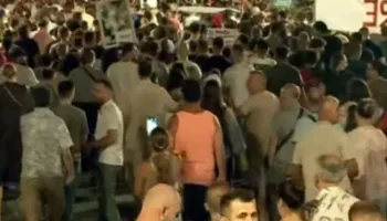 Protesta e 56 kundër kryeministrit, qytetarët mesazh të prerë: Dorëheqje e panegociueshme!