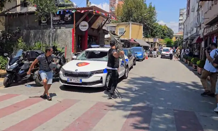 Protesta e dhunshme jashtë Kuvendit, 18 të shoqëruar dhe 9 punonjës policie të lënduar