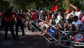 Protesta e dhunshme te Kuvendi, prokuroria kërkon masë mosdalje jashtë vendit për dy protestuesit e arrestuar