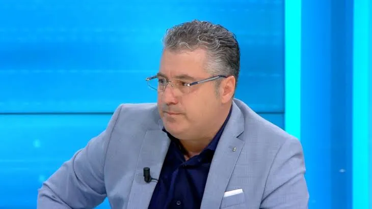 Protesta është ‘ulur’ në kafe/ Skënder Minxhozi: Ka një palë të tretë, por pa lidership