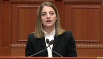 Protesta, Koçeku: Kur shtetit i mbarojnë argumentet, mbet shkopi i gomës dhe prangat