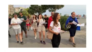 Protesta kundër qeverisë, qytetarët në Shëngjin marshojnë në mbështetje të tubimeve në Tiranë