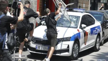 PROTESTA TE KUVENDI, 19 TE ARRESTUAR-EMRAT