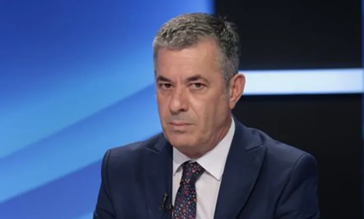 Protesta unike/ Vendosi në të njëjtin kryq si kryeministrin ashtu edhe liderin e opozitës