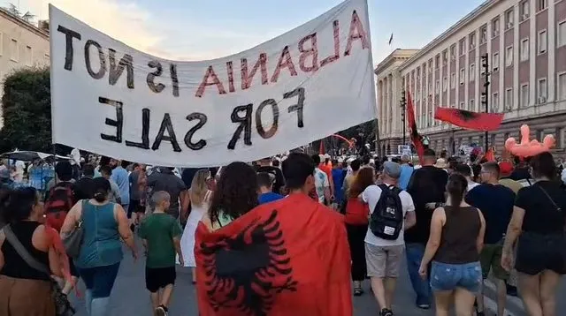 Protestat kundër qeverisë, ja çfarë thotë Raporti i DASH për Shqipërinë