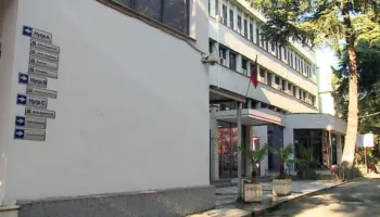 Protestuesit e arrestuar dalin sot në gjyq, nis protesta para Gjykatës së Tiranës