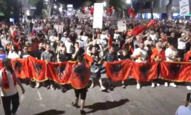 Protestuesit marshojnë në rrugët e kryeqytetit, destinacioni Komisariati Nr. 3