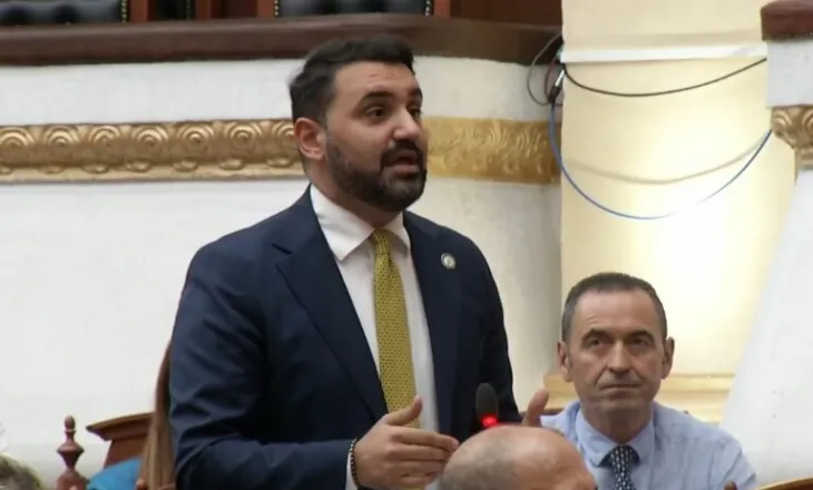 PS ndryshoi rendin e ditës, Këlliçi thirrje socialistëve: Thirrni ndërgjegjes, mos heshtni para halleve të shqiptarëve!