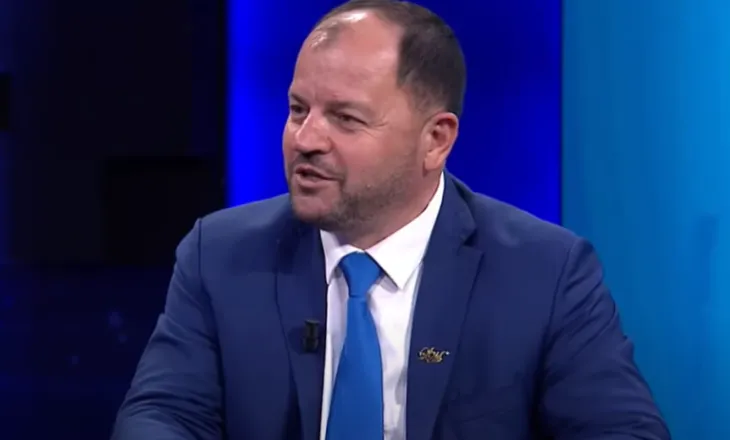 “PS po përçahet”/Ish-deputeti Maliqi: Revolta e qytetarëve po sfidon edhe vapën e tmerrshme, ja mënyrat se si ikën Rama
