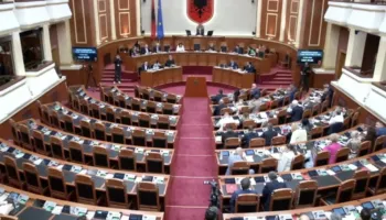 PS u kërkon deputetëve të mos largohen nga Tirana, pritet një tjetër seancë plenare më 30 korrik