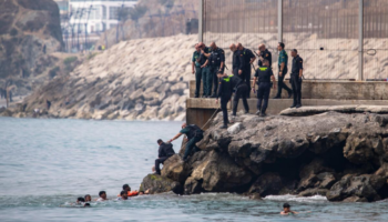 Pse Ceuta është porta më e rrezikshme e emigrantëve drejt Europës?