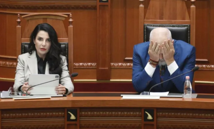 ‘Pse Rama nuk e dorëzon Ballukun?’, protestuesi thirrje SPAK: Nëse kryeministri ka shkelur ligjin, arrestojeni në zyrë!