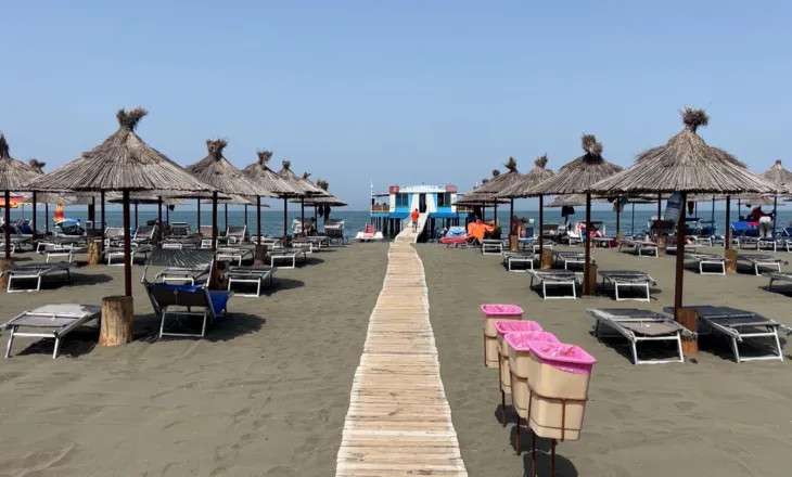 Pushuesit marrin kontrollin mbi çmimet! Lezha vendos tabelat me barkod në çdo plazh
