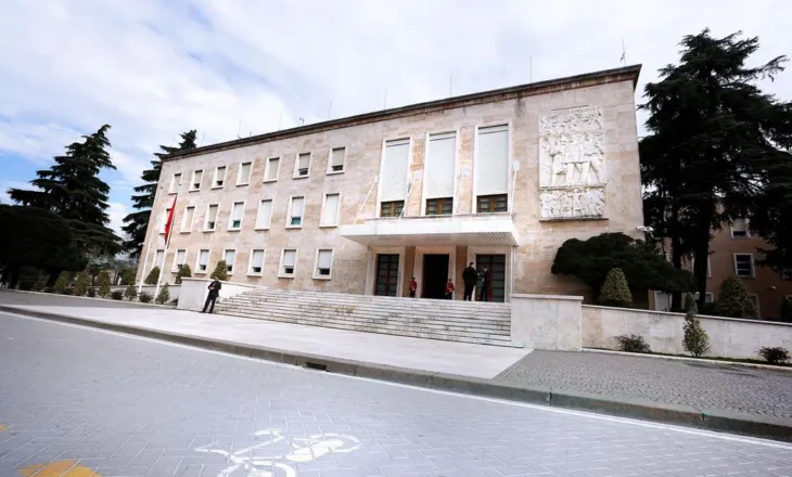 Qeveria miraton paketën sociale, dyfishohet pagesa për fëmijët me aftësi të kufizuara