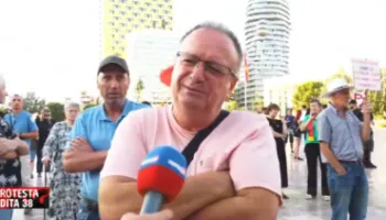 “Qeverisemi nga një organizatë kriminale”/ ‘Shpërthen’ arsimtari: Rama jo të dorëhiqet, por jemi bërë ta zëmë për fyti