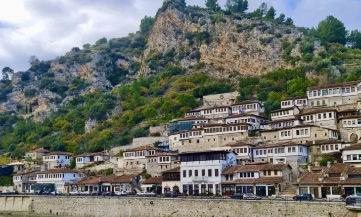 “Quartz”: Gjirokastra dhe Berati, destinacionet shqiptare që po sfidojnë qytetet më të famshme turistike të Evropës