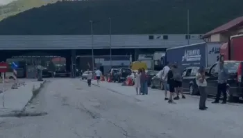 Radhë të gjata në Kapshticë pas defektit në sistemin e policisë greke, rikthehet sinjali pas disa orësh ndërprerje