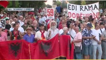 ‘Rama jepe dorëheqjen’/ 59 ditë përballë qeverisë, protestuesit para Kryeministrisë