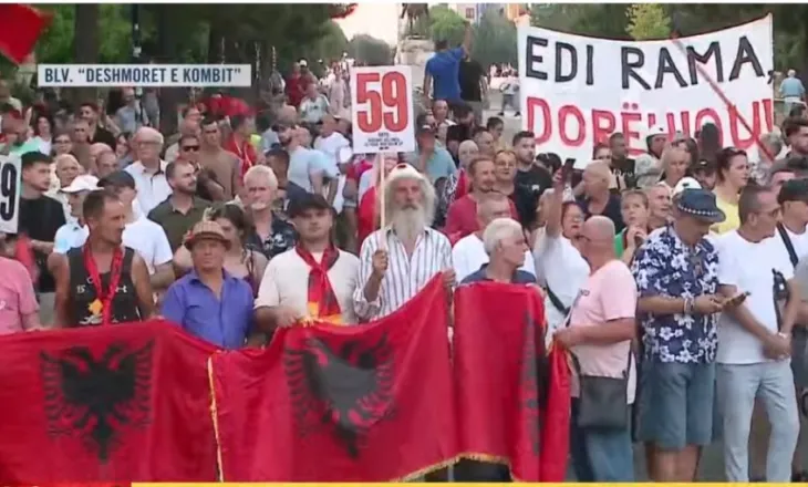 ‘Rama jepe dorëheqjen’/ 59 ditë përballë qeverisë, protestuesit para Kryeministrisë