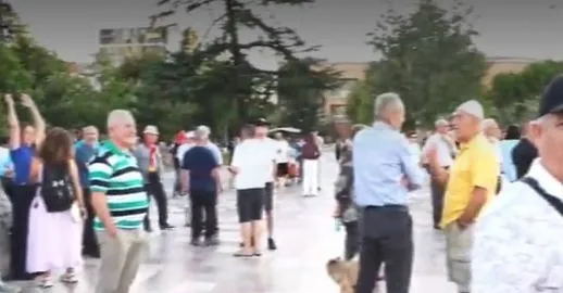 “Rama jepe dorëheqjen”/ Dita e 55 e rezistencës qytetare, nis organizimi i protestuesve në sheshin “Skëndërbej”