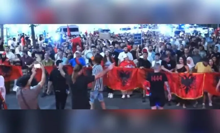 ‘Rama jepe dorëheqjen’/ Mbyllet protesta e 56-të kundër Edi Ramës, qytetarët thirrje: Nesër më shumë