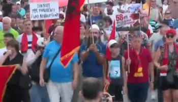 “Rama, jepe dorëheqjen”, nis marshimi drejt Kryeministrisë: Revolucion!