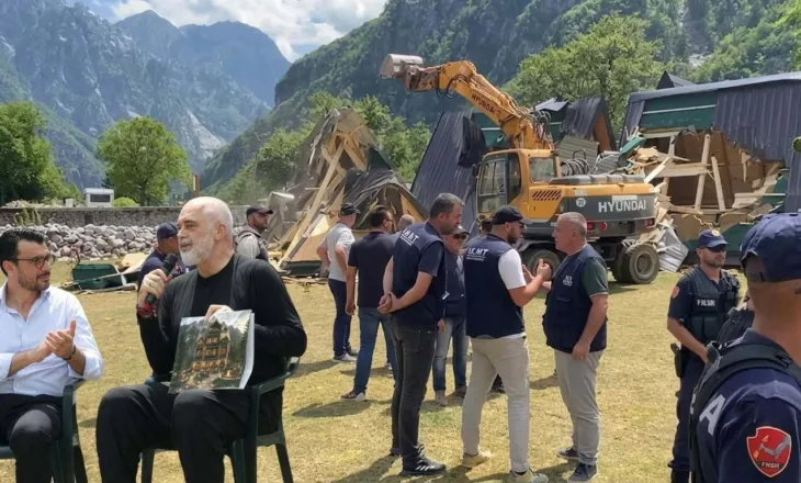 Rama kthehet te “vendi i krimit”, mbron nga Thethi Paketën e Maleve dhe refuzon të anulojë ligjin, kryeministri iu…