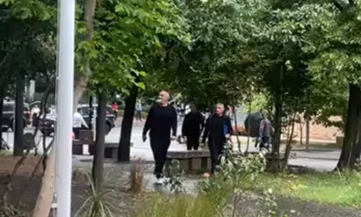 Rama mbërrin në selinë e PS, takim me drejtuesit politikë të qarqeve