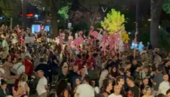 “Rama n’burg, Berisha n’burg”/ Protestuesit nisin marshimin masiv në rrugët e Tiranës