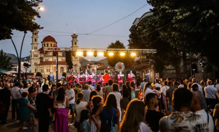 Rama ndan pamje nga Korça: Mbi 200 muzikantë, atmosferë të jashtëzakonshme. Një festë e muzikës, kulturës dhe traditave