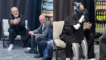 Rama ndan pamjet nga Gjermania, mëson robotin të bëjë shqiponjën me duar