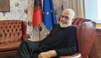 Rama: Në bulevard ka vetëm sorra dhe korba